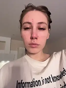 Molli Luv online show from 11.14.25