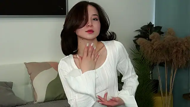 VeronaCritchlow online show from 03.18.25