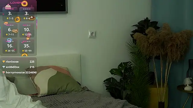 VeronaCritchlow online show from 03.18.25