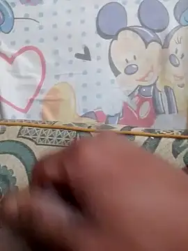 Snapshot of mhmia chatting on 12.22.25 mhmia online show from 12.22.25