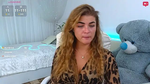 Snapshot of Donna_Sun chatting on 02.08.25 Donna Sun online show from 02.08.25