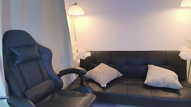Victoria Collinns online show from 05.25.26