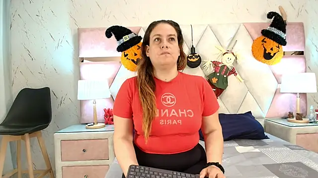 Snapshot of anastasia_marco chatting on 10.30.25 anastasia marco online show from 10.30.25