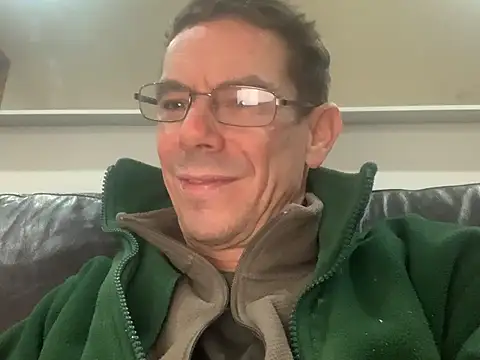 Snapshot of Kenhornu chatting on 02.20.26 Kenhornu online show from 02.20.26