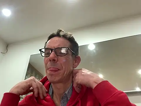 Snapshot of Kenhornu chatting on 03.26.26 Kenhornu online show from 03.26.26