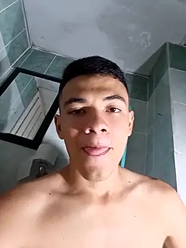 Snapshot of andresiito203 chatting on 02.28.25 andresiito203 online show from 02.28.25