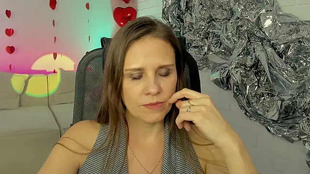 EmiliaBedy online show from 02.18.25