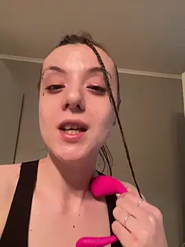 Snapshot of bunnythetailor chatting on 01.30.25 bunnythetailor online show from 01.30.25