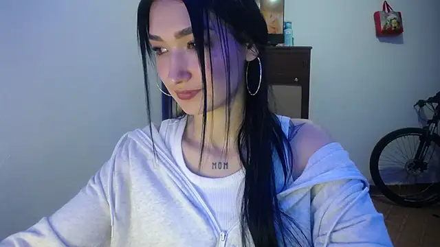 Snapshot of Sofii_cutee chatting on 11.25.25 Sofii cutee online show from 11.25.25