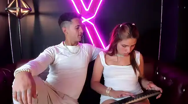 Snapshot of Nikki_and_Mayk chatting on 02.02.25 Nikki and Mayk online show from 02.02.25