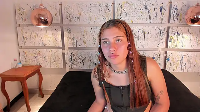 Snapshot of Nikki_and_Mayk chatting on 02.07.25 Nikki and Mayk online show from 02.07.25