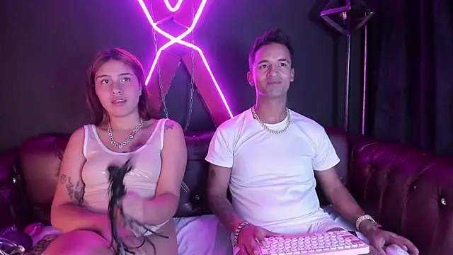 Snapshot of Nikki_and_Mayk chatting on 03.07.25 Nikki and Mayk online show from 03.07.25