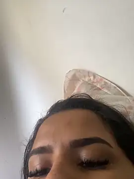 Snapshot of Alicia_BR chatting on 04.11.26 Alicia BR online show from 04.11.26