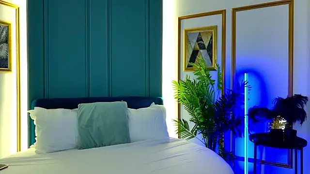 AylaPearl online show from 10.17.25