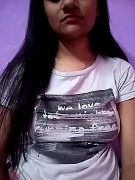 Snapshot of Tanu-00 chatting on 02.13.26 Tanu-00 online show from 02.13.26