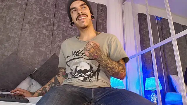 Snapshot of kaletattoo chatting on 05.25.26 kaletattoo online show from 05.25.26