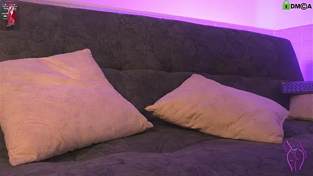 Ximena  1 online show from 11.15.25