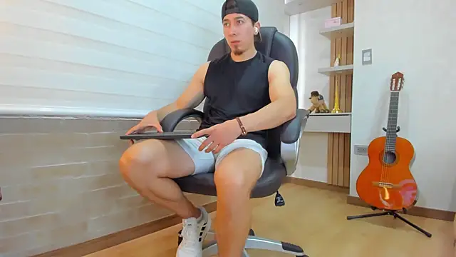 Snapshot of Tombarden chatting on 11.25.25 Tombarden online show from 11.25.25