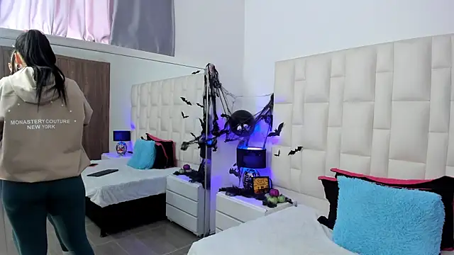 Ariana rouse online show from 10.16.25