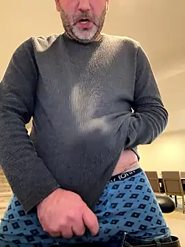 Snapshot of harrychest chatting on 01.12.26 harrychest online show from 01.12.26