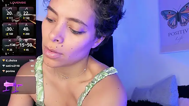 Snapshot of AnaChernova chatting on 02.16.25 AnaChernova online show from 02.16.25