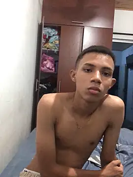 Alvarozzxv online show from 01.26.25