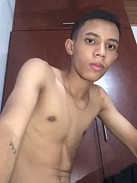 Alvarozzxv online show from 01.31.25