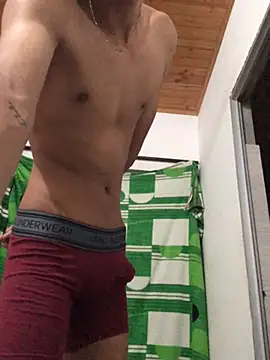 Alvarozzxv online show from 02.04.25