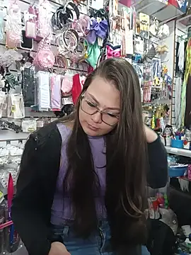 Vale Saenzz online show from 11.25.25