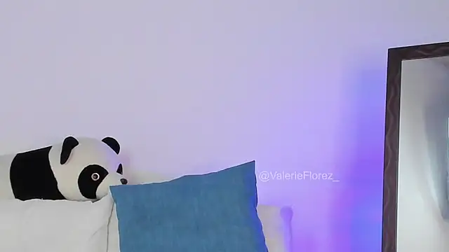 ValerieFlorez  online show from 03.07.25