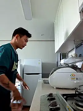 Snapshot of Doh728 chatting on 11.07.25 Doh728 online show from 11.07.25