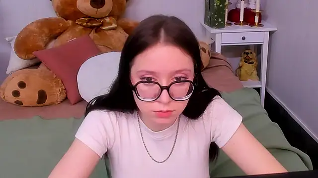 Snapshot of Alikka_Shykitty chatting on 02.05.25 Alikka Shykitty online show from 02.05.25