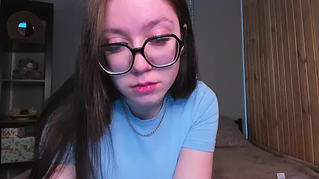 Snapshot of Alikka_Shykitty chatting on 03.13.25 Alikka Shykitty online show from 03.13.25