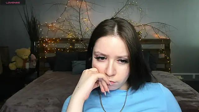 Snapshot of Alikka_Shykitty chatting on 03.13.25 Alikka Shykitty online show from 03.13.25