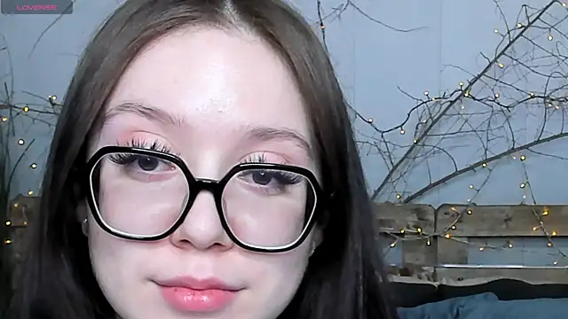 Snapshot of Alikka_Shykitty chatting on 03.13.25 Alikka Shykitty online show from 03.13.25