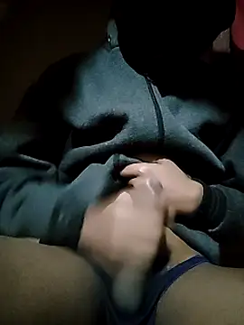 Snapshot of HomeCum chatting on 01.27.25 HomeCum online show from 01.27.25