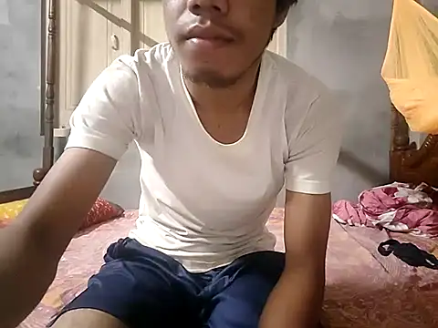 Snapshot of HomeCum chatting on 09.16.25 HomeCum online show from 09.16.25