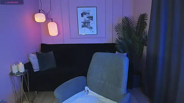 MonicaCheerful online show from 02.16.25