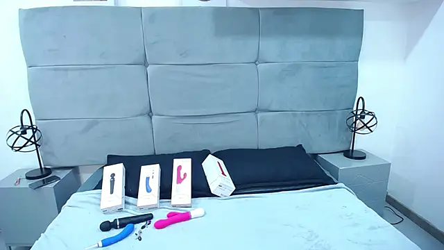 Snapshot of CamiilaReyes chatting on 03.06.25 CamiilaReyes online show from 03.06.25