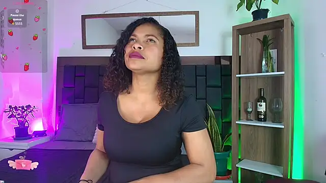 CamiilaReyes online show from 04.10.26