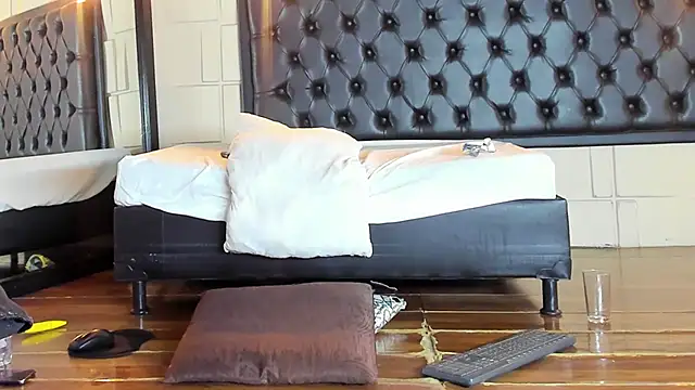 SamanthaMilann online show from 03.22.25