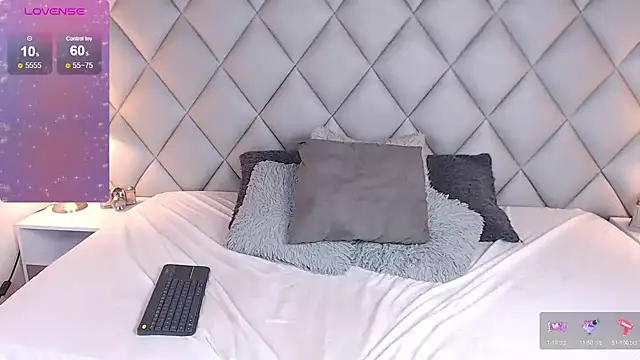 Snapshot of LalyCastro chatting on 02.28.25 LalyCastro online show from 02.28.25