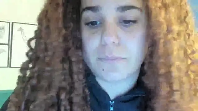 Snapshot of ninna_curly chatting on 05.18.26 ninna curly online show from 05.18.26