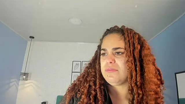 Snapshot of ninna_curly chatting on 06.19.26 ninna curly online show from 06.19.26