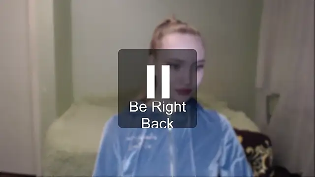 Snapshot of vivian_word chatting on 02.10.25 vivian word online show from 02.10.25