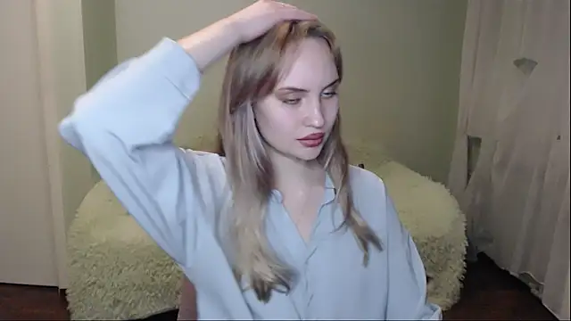 Snapshot of vivian_word chatting on 03.03.25 vivian word online show from 03.03.25