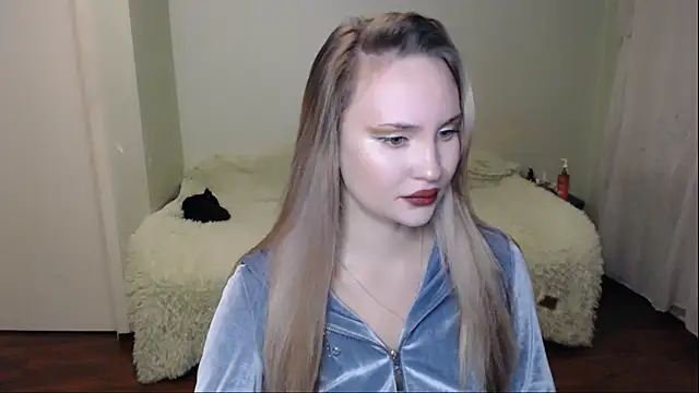 Snapshot of vivian_word chatting on 11.17.25 vivian word online show from 11.17.25