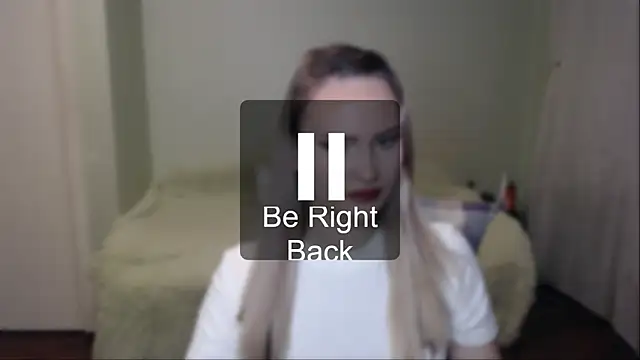 Snapshot of vivian_word chatting on 12.15.25 vivian word online show from 12.15.25