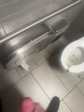 Snapshot of Seanoofss12 chatting on 04.04.26 Seanoofss12 online show from 04.04.26