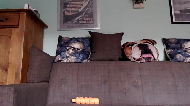 Snapshot of Astrid-Gilbert chatting on 01.29.25 Astrid-Gilbert online show from 01.29.25